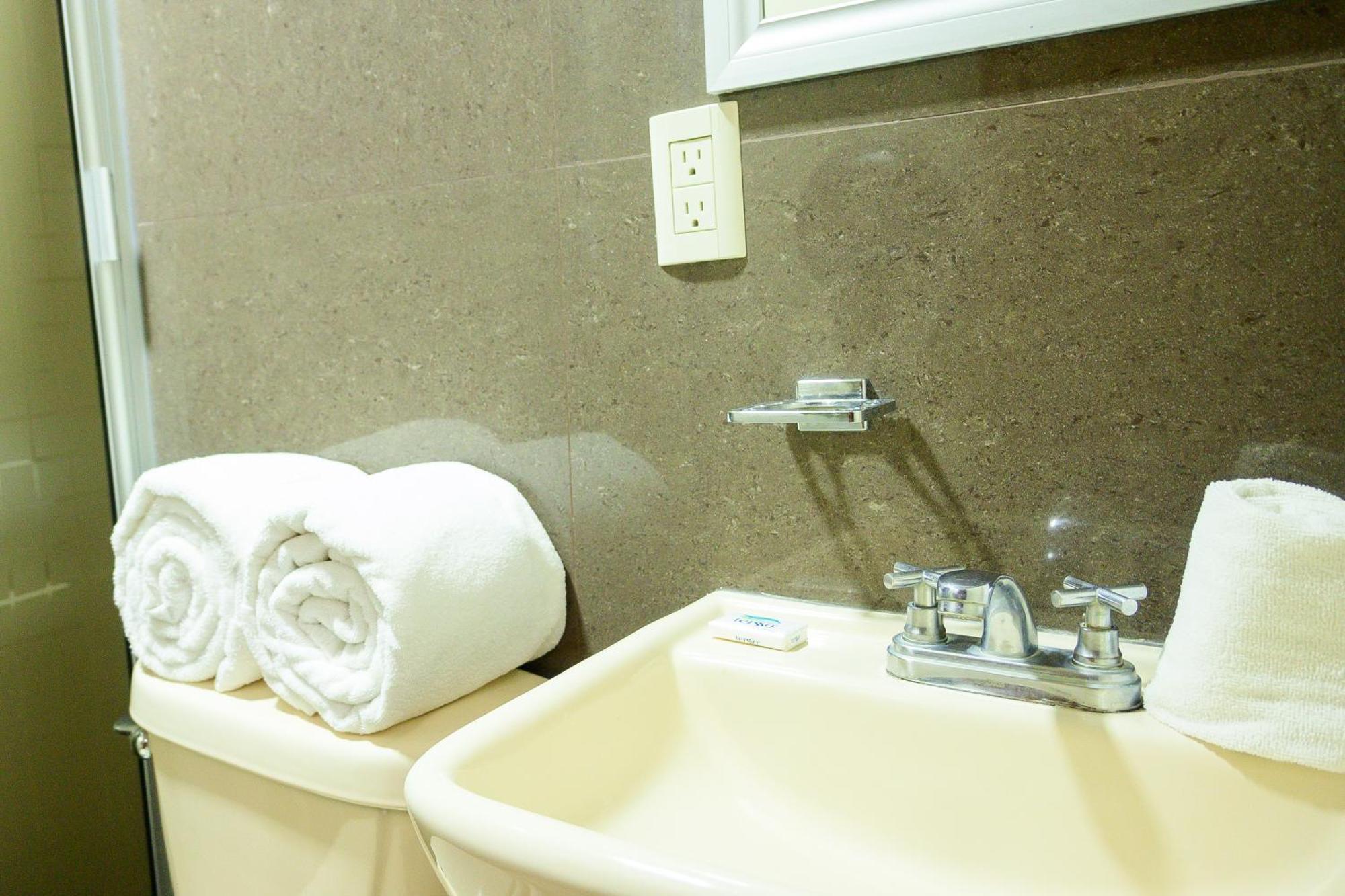 Hotel Acuario En Ocotlan Zewnętrze zdjęcie